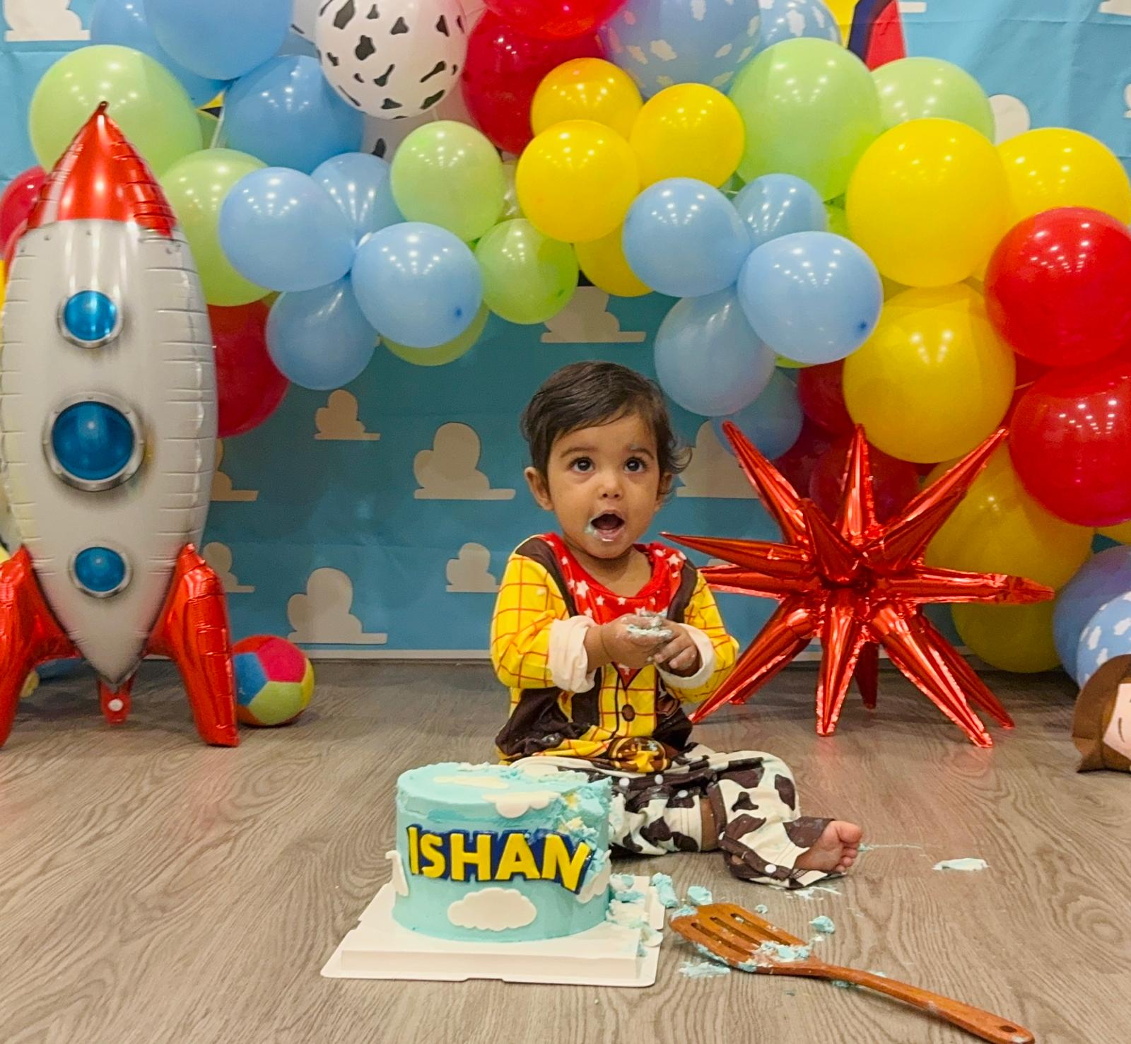 First birthday balloon decoration